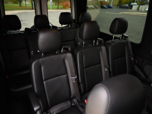 Used 2024 Mercedes-Benz Sprinter 2500 image 23