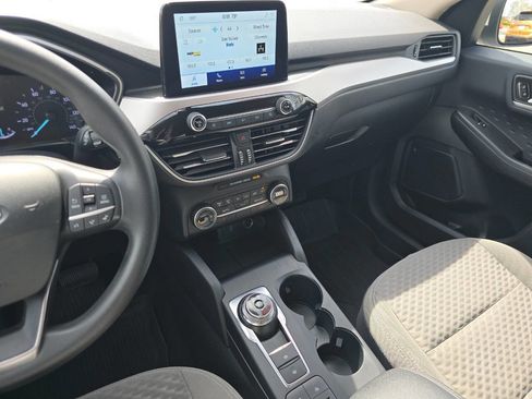 Used 2020 Ford Escape SE image 19