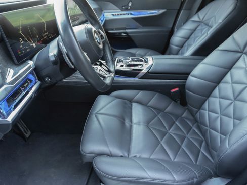 Certified 2023 BMW 740i image 12