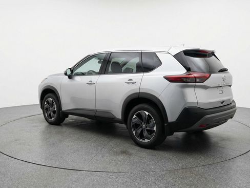 Used 2025 Nissan Rogue SV image 5