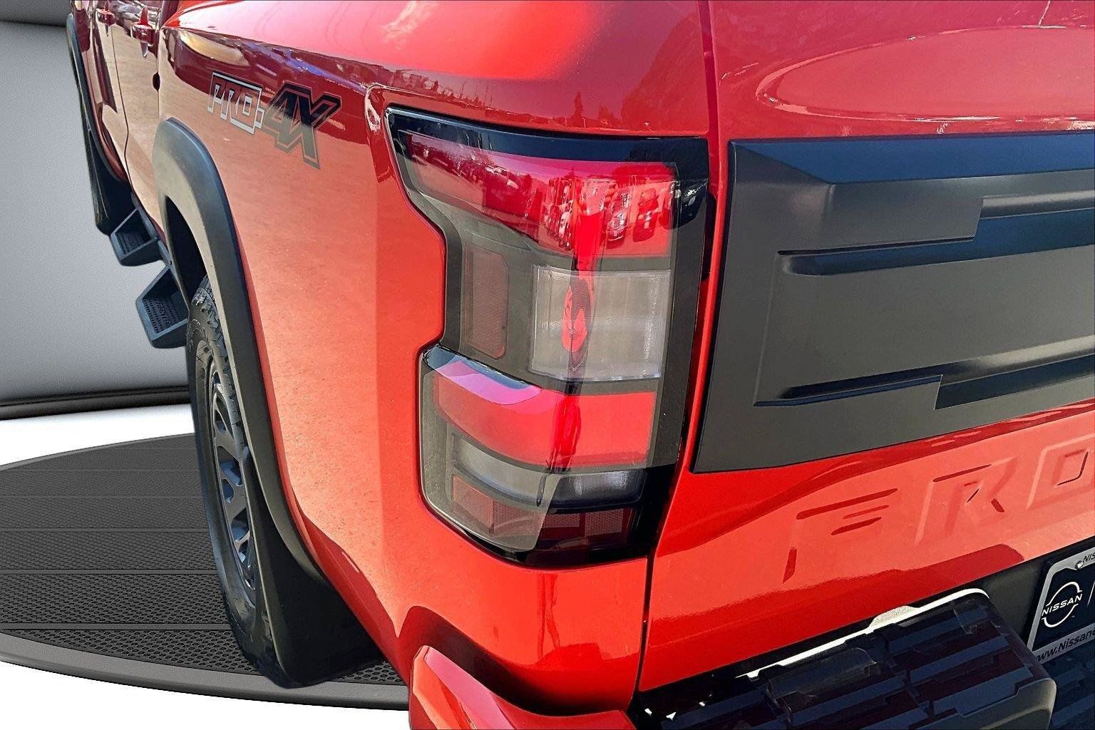 Used 2025 Nissan Frontier PRO-4X AWD/4WD image 24