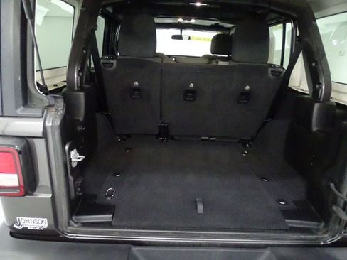 Used 2019 Jeep Wrangler Unlimited Sport S image 18