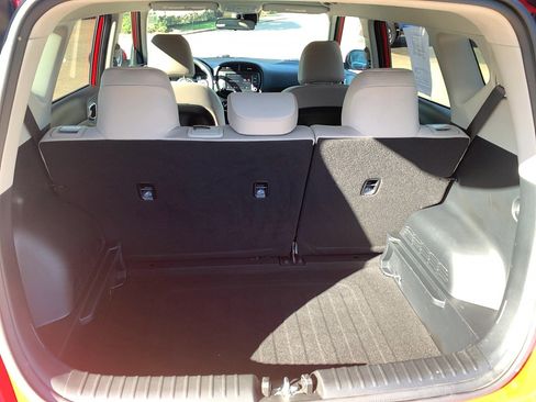 Used 2024 Kia Soul LX image 14