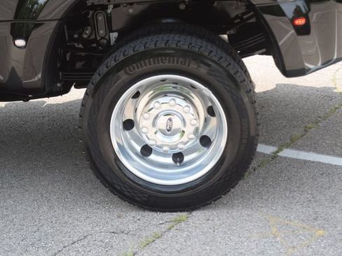 Used 2026 Ford F450 Platinum w/ FX4 Off-Road Package AWD/4WD image 29