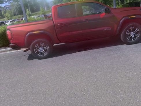 Used 2023 GMC Canyon AT4 w/ AT4 Premium Package AWD/4WD image 3