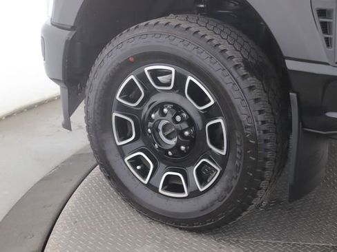 Used 2025 Ford F250 Platinum AWD/4WD image 13