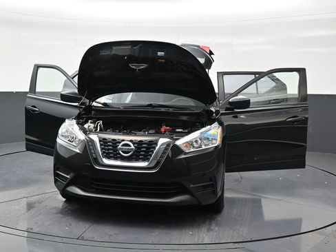 Used 2018 Nissan Kicks S FWD image 33
