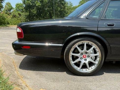 Used 2002 Jaguar XJ8 RWD image 11