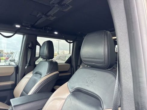 Used 2023 Ford Bronco Wildtrak image 9