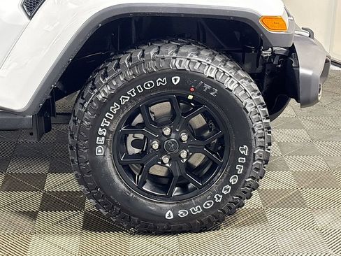 New 2025 Jeep Gladiator Willys image 23