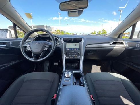 Used 2020 Ford Fusion SE AWD/4WD image 28