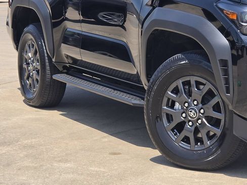 Used 2025 Toyota 4Runner SR5 RWD image 11