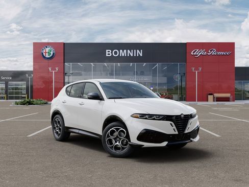 New 2026 Alfa Romeo Tonale AWD/4WD image 5