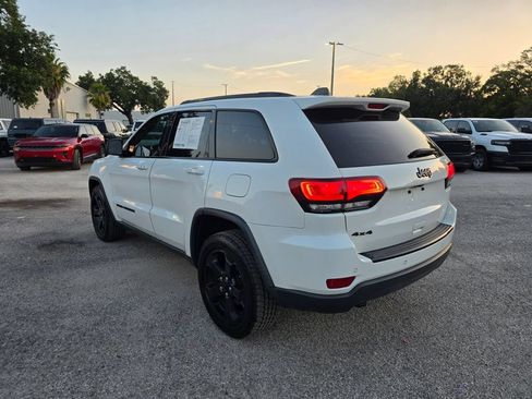 Certified 2018 Jeep Grand Cherokee Laredo AWD/4WD image 4