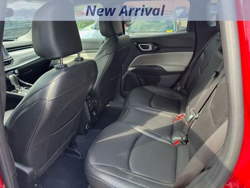 Used 2025 Jeep Compass Limited AWD/4WD image 7