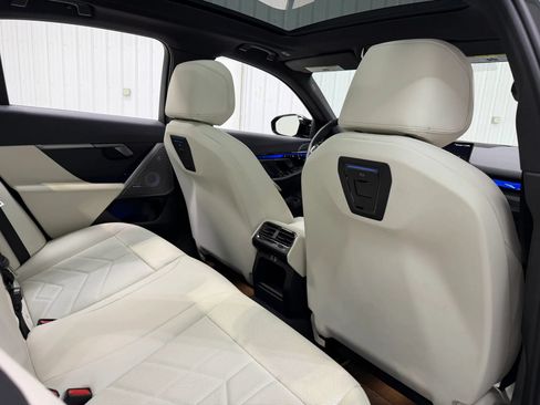 Used 2024 BMW i5 M60 w/ Premium Package AWD/4WD image 17