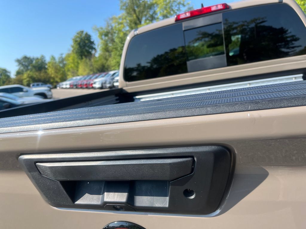 Used 2023 Nissan Frontier PRO-4X w/ Pro Convenience Package AWD/4WD image 42