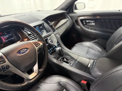 Used 2018 Ford Taurus Limited image 21