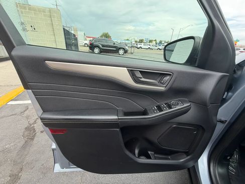 Used 2022 Ford Escape S FWD image 11