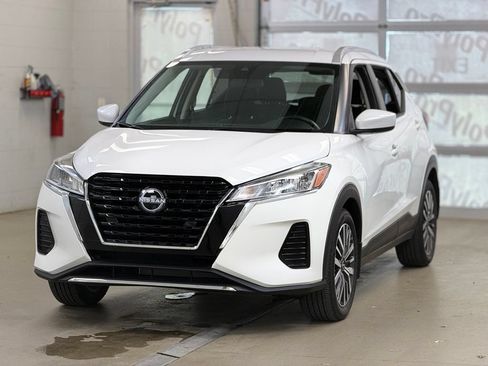 Used 2023 Nissan Kicks SV FWD image 3
