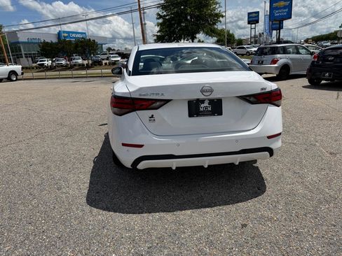 Used 2024 Nissan Sentra SV FWD image 16