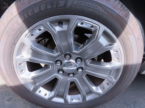 Used 2015 GMC Yukon SLE w/ Convenience Package image 17