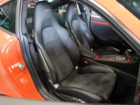Used 2018 Porsche 911 GT3 RWD image 42