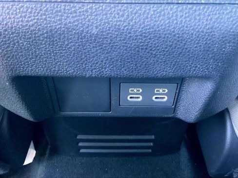 Used 2025 Toyota Tacoma TRD Sport image 34