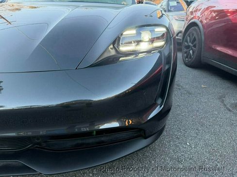 Used 2024 Porsche Taycan image 4