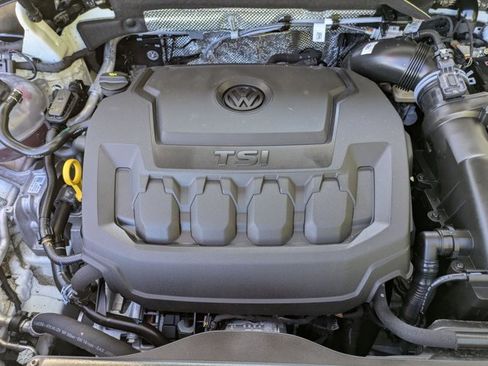 Used 2024 Volkswagen Tiguan SE image 29