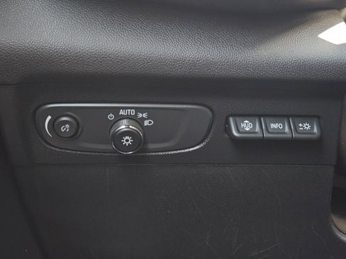 Used 2022 Buick Envision Avenir w/ Safety Package FWD image 25