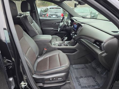 Used 2023 Chevrolet Traverse High Country w/ LPO, Floor Liner Package image 11