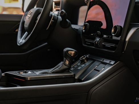 Used 2025 Lexus GX 550 image 51