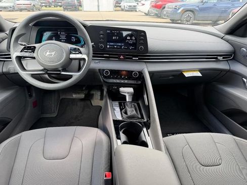 New 2026 Hyundai Elantra Hybrid FWD image 8