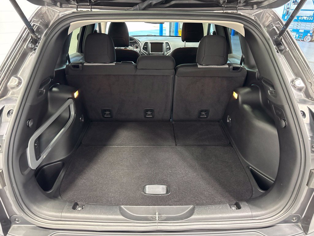 Used 2014 Jeep Cherokee Latitude w/ Cold Weather Group FWD image 43