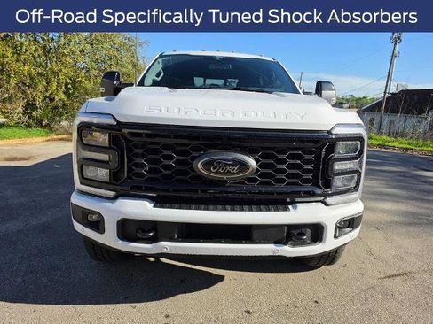 Certified 2026 Ford F250 Lariat w/ Black Appearance Package image 18