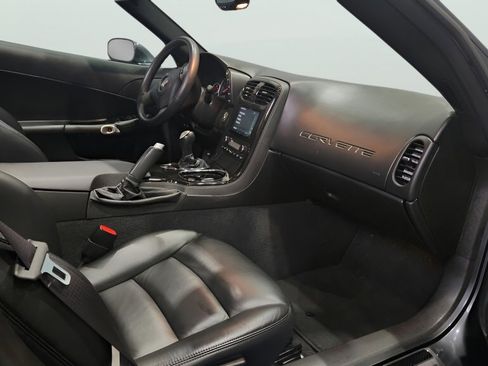 Used 2010 Chevrolet Corvette Coupe w/ 1LT image 17