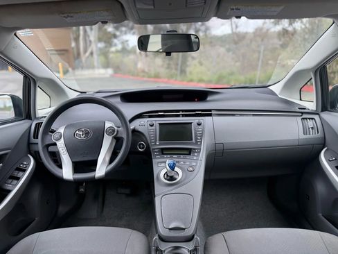 Used 2011 Toyota Prius Three w/ Navigation Pkg image 9