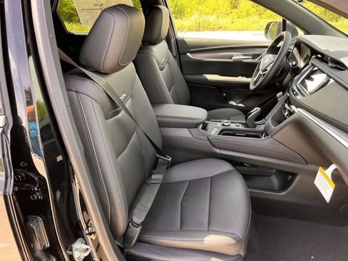 New 2026 Cadillac XT5 Luxury image 22