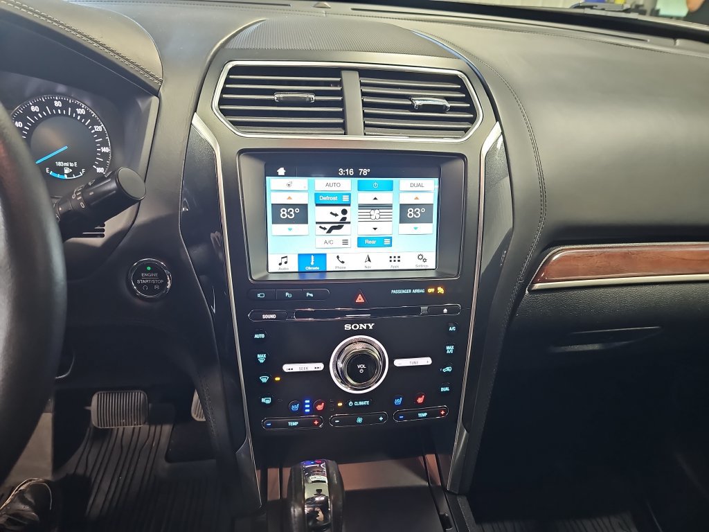 Used 2018 Ford Explorer Platinum AWD/4WD image 39