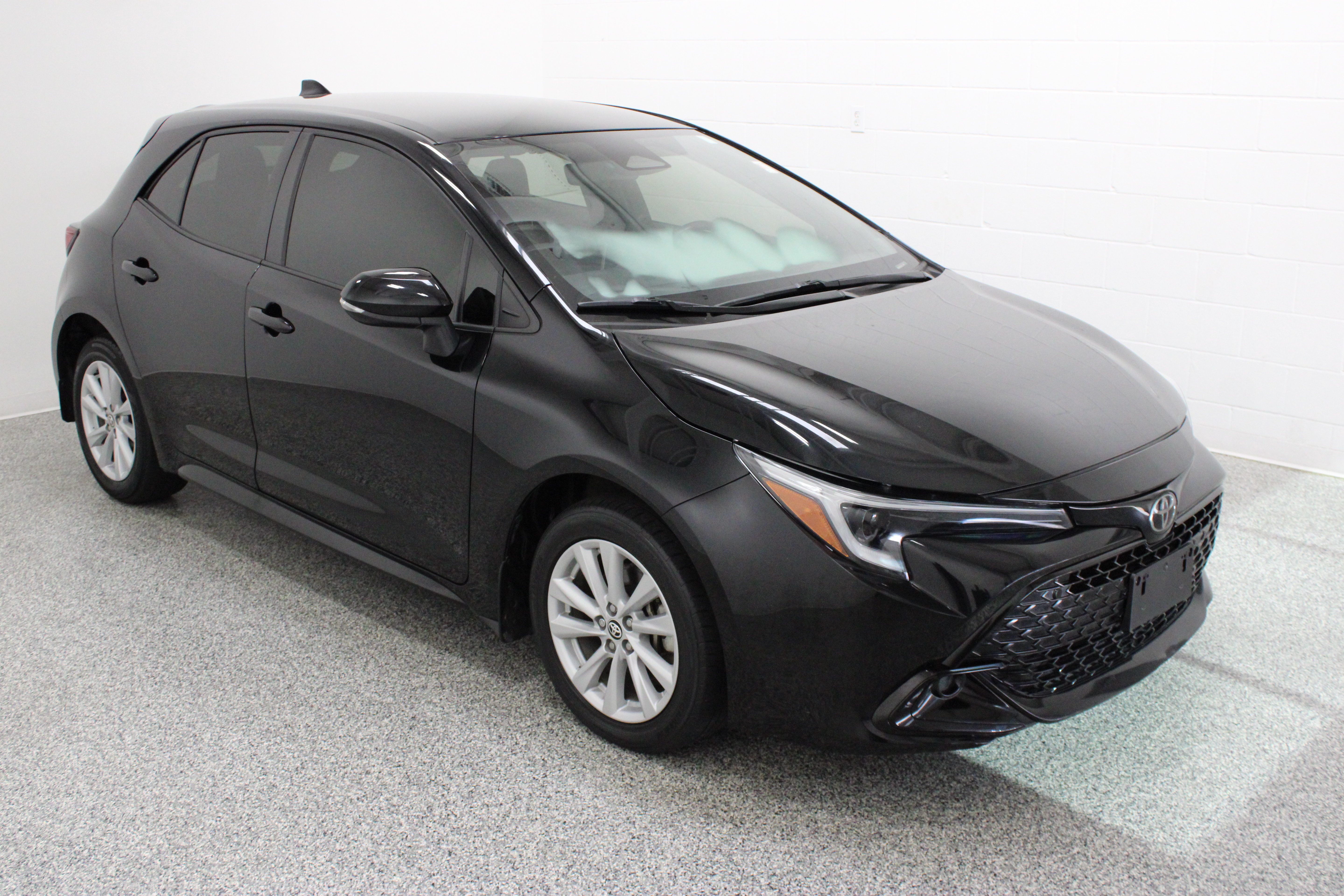 Used 2025 Toyota Corolla SE FWD image 4