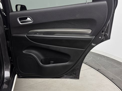 Used 2020 Dodge Durango SXT image 32