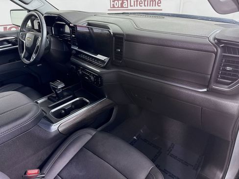 Used 2024 Chevrolet Silverado 1500 LTZ w/ LTZ Convenience Package II AWD/4WD image 33