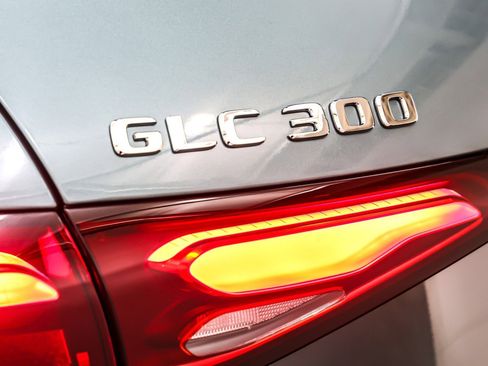 New 2026 Mercedes-Benz GLC 300 image 9