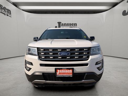 Used 2016 Ford Explorer XLT w/ Equipment Group 202A AWD/4WD image 7