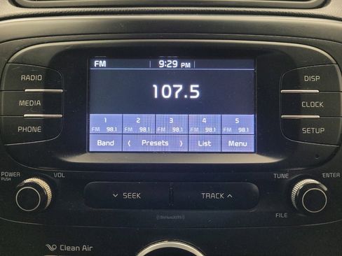 Used 2017 Kia Soul + image 25