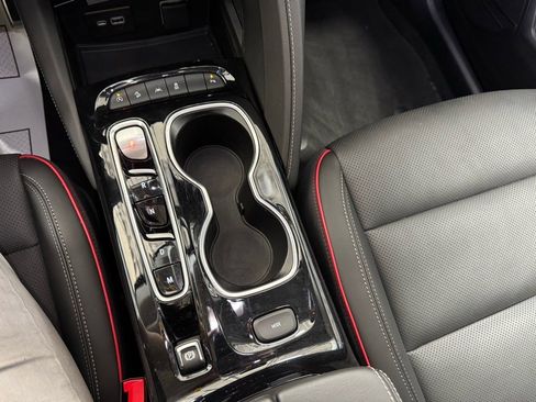 Used 2023 Buick Envision Essence w/ Sport Touring Package image 21