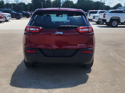 Used 2014 Jeep Cherokee Sport FWD image 7