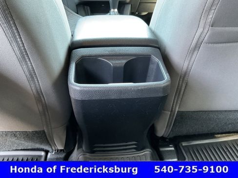 Used 2019 Toyota Tacoma SR5 w/ Four Season Floor Mat Package AWD/4WD image 25