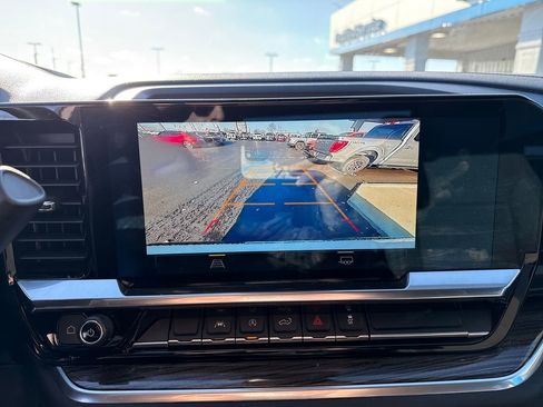 Used 2022 Chevrolet Silverado 1500 LT image 24